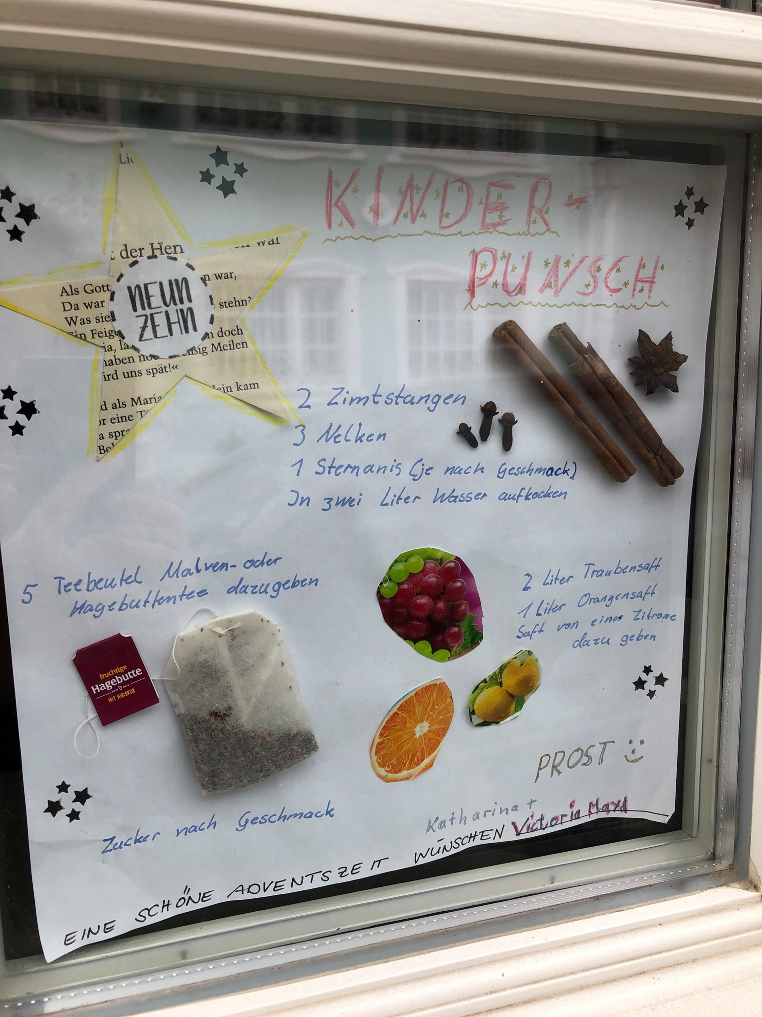 19. Dezember 2020: Heute wird’s wieder mal lecker. Kuschelt euch ein, holt euch ein Buch und genießt den leckeren Punsch. Herzlichen Dank an Katharina & Victoria für das heutige Fenster. Adventsfenster 19