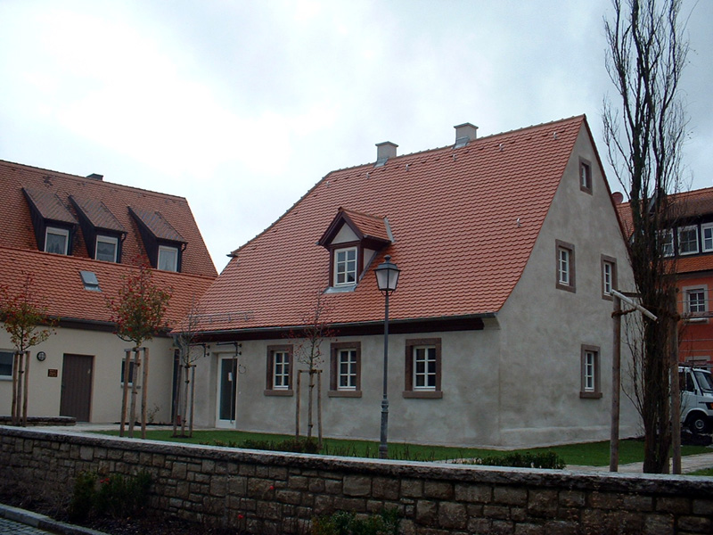 Die Bücherei im ehem. Armenhaus - ein wirkliches Schmuckstück nach der umfangreichen Renovierung Segnung Bücherei