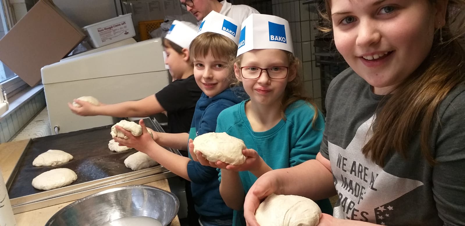 Erstkommunionvorbereitung 2019 wir backen und teilen das Brot