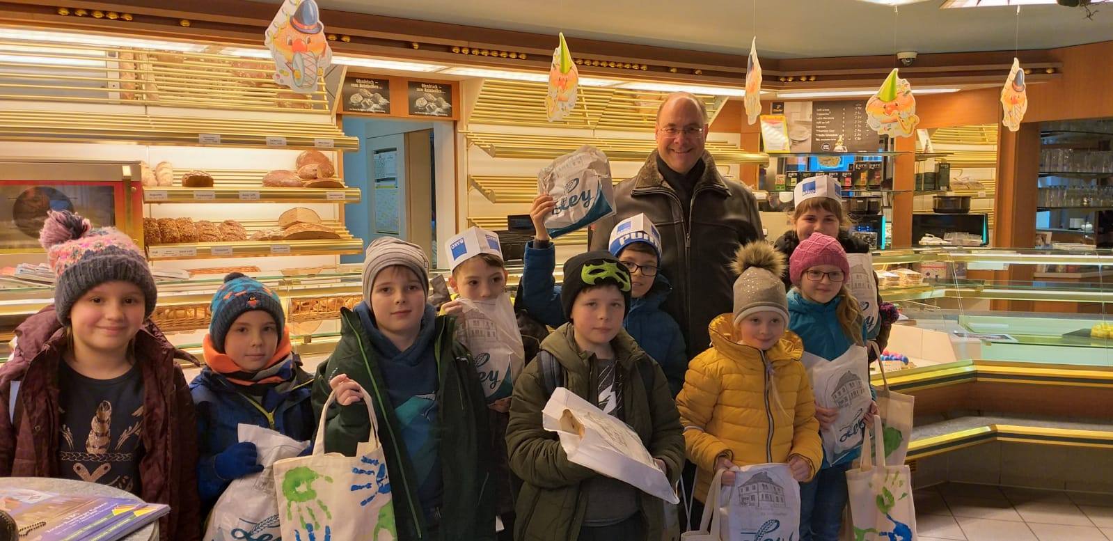 Erstkommunionvorbereitung 2019 wir backen und teilen das Brot