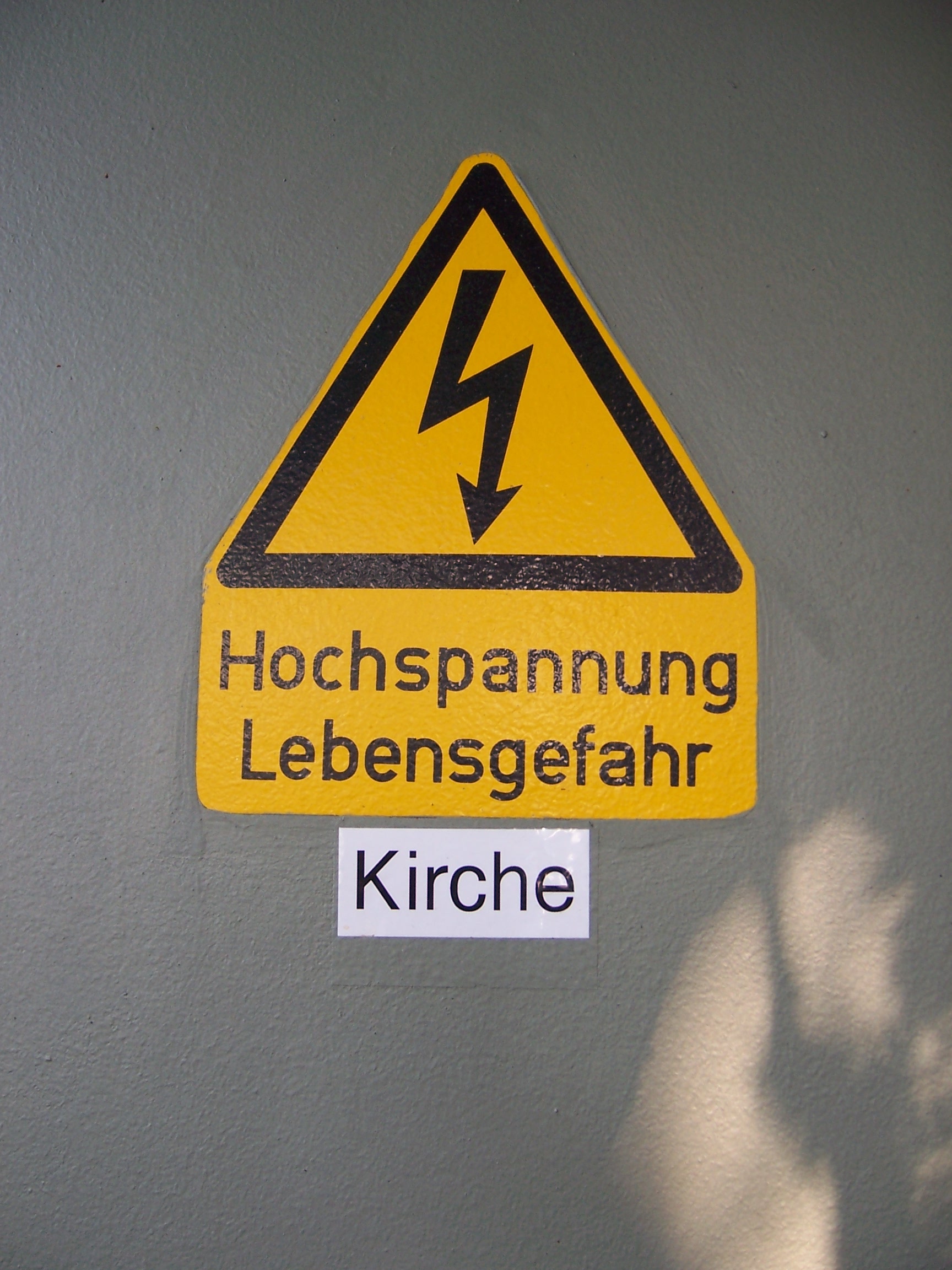 Hochspannung Kirche