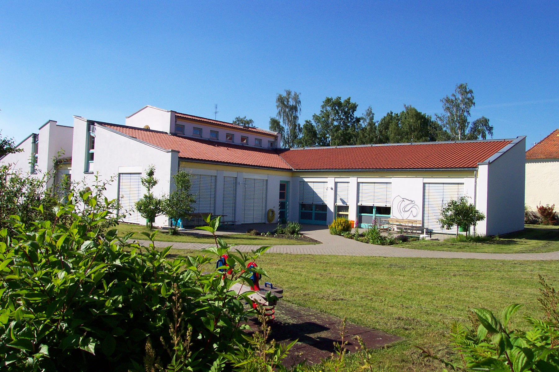 GEBÄUDE--KINDERGARTEN