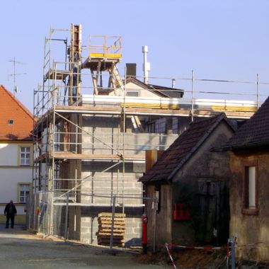 PFARRZENTRUM--NEUBAU