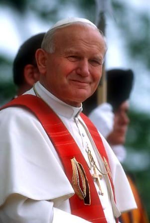 Papst Johannes Paul II. wurde ein Papst, der volkstümlich, politisch, widerständig und standhaft war. JOHANNESPAULII--PAPST