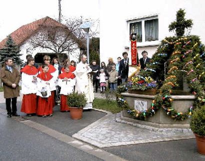 Segnung des Osterbrunnens in Thüngfeld